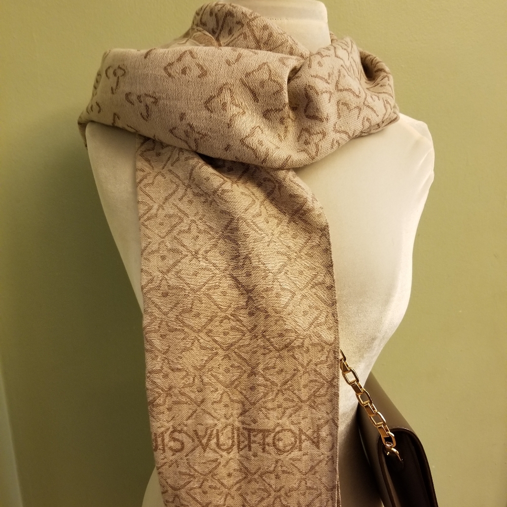 Louis Vuitton scarf
